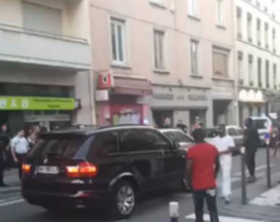[RACISME] Affaire « un habitant de la grande rue de la Guillotière Lyon 7e balance ses excréments sur des passants « noirs » » et si c&rsquo;était plus compliqué que cela ?
